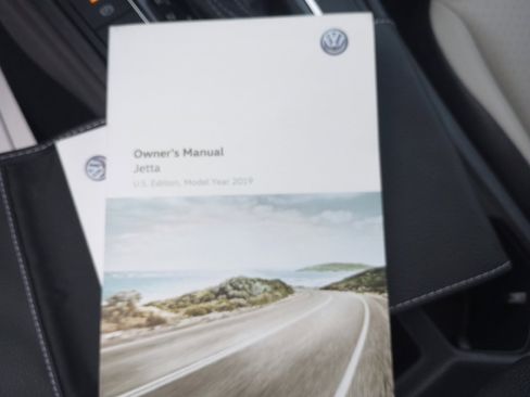 Used 2019 Volkswagen Jetta R-Line image 37