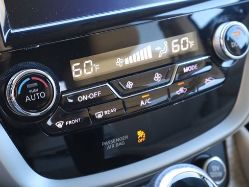 Used 2019 Nissan Murano SV FWD image 22