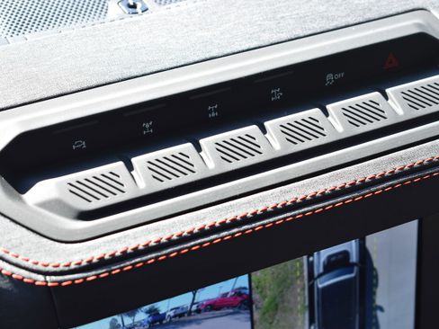 New 2025 Ford Bronco Raptor image 24