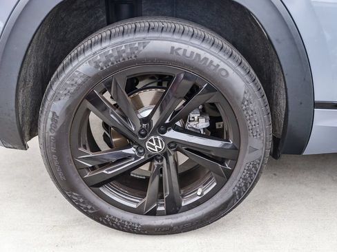 Used 2025 Volkswagen Atlas Cross Sport SEL R-Line AWD/4WD image 6