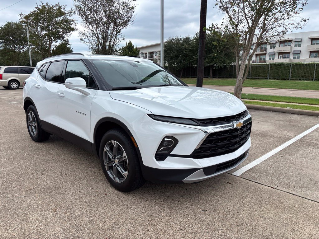 Used 2024 Chevrolet Blazer LT FWD image 3