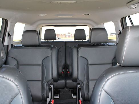 Used 2023 GMC Acadia SLT w/ Elevation Edition AWD/4WD image 19
