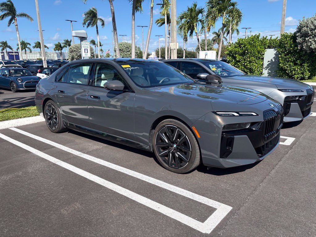 Certified 2023 BMW i7 xDrive60 AWD/4WD image 1