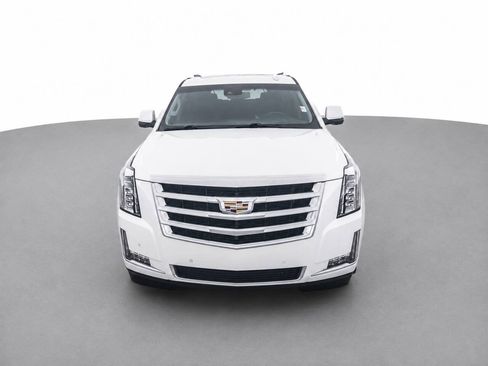 Used 2016 Cadillac Escalade Luxury AWD/4WD image 2