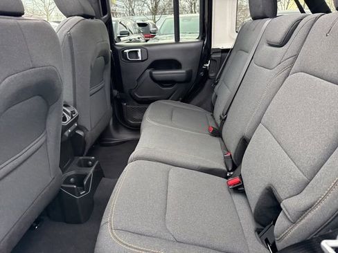 Used 2025 Jeep Wrangler Sport S image 23