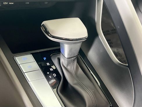 Used 2023 Hyundai Elantra SEL image 16