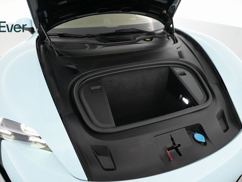 Used 2020 Porsche Taycan 4S image 23