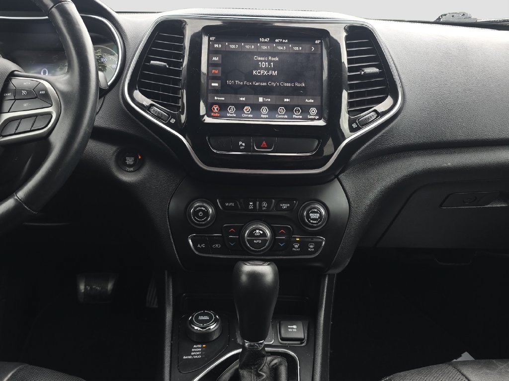 Used 2019 Jeep Cherokee Limited AWD/4WD image 14