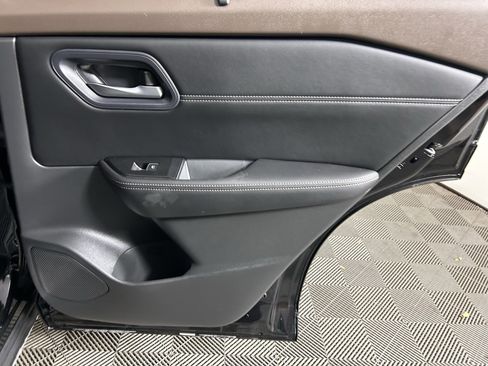 Certified 2023 Nissan Rogue SL w/ SL Premium Package image 35