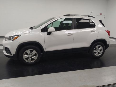 Used 2022 Chevrolet Trax LT w/ Driver Confidence Package AWD/4WD image 2