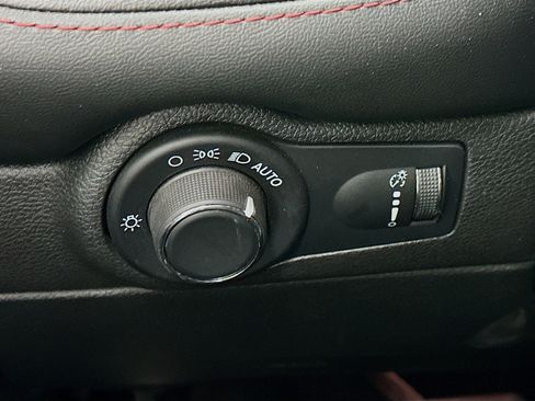 Used 2024 Dodge Durango GT image 17