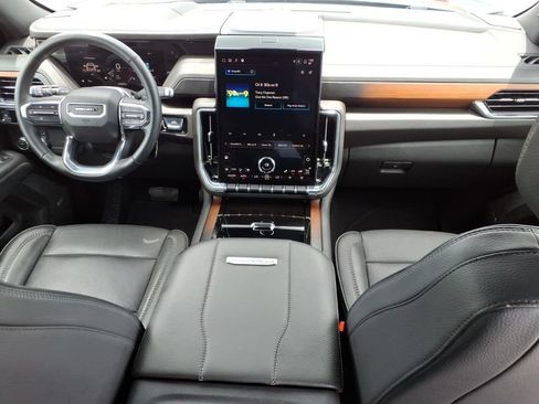 Used 2025 GMC Yukon Denali RWD image 19