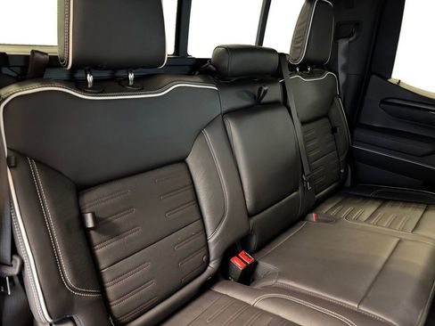 Used 2023 GMC Sierra 1500 AT4X AWD/4WD image 18