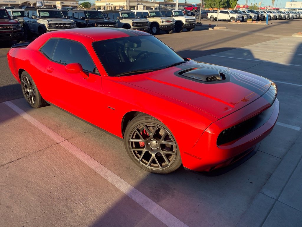 Used 2018 Dodge Challenger R/T RWD image 11
