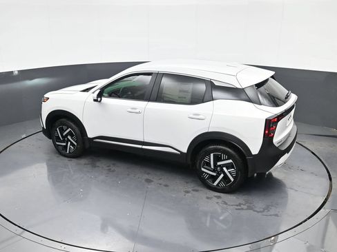 Used 2025 Nissan Kicks SV FWD image 35