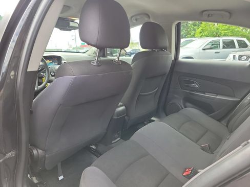 Used 2016 Chevrolet Cruze LT FWD image 17