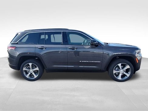 New 2026 Jeep Grand Cherokee Limited w/ Luxury Tech Group II AWD/4WD image 31