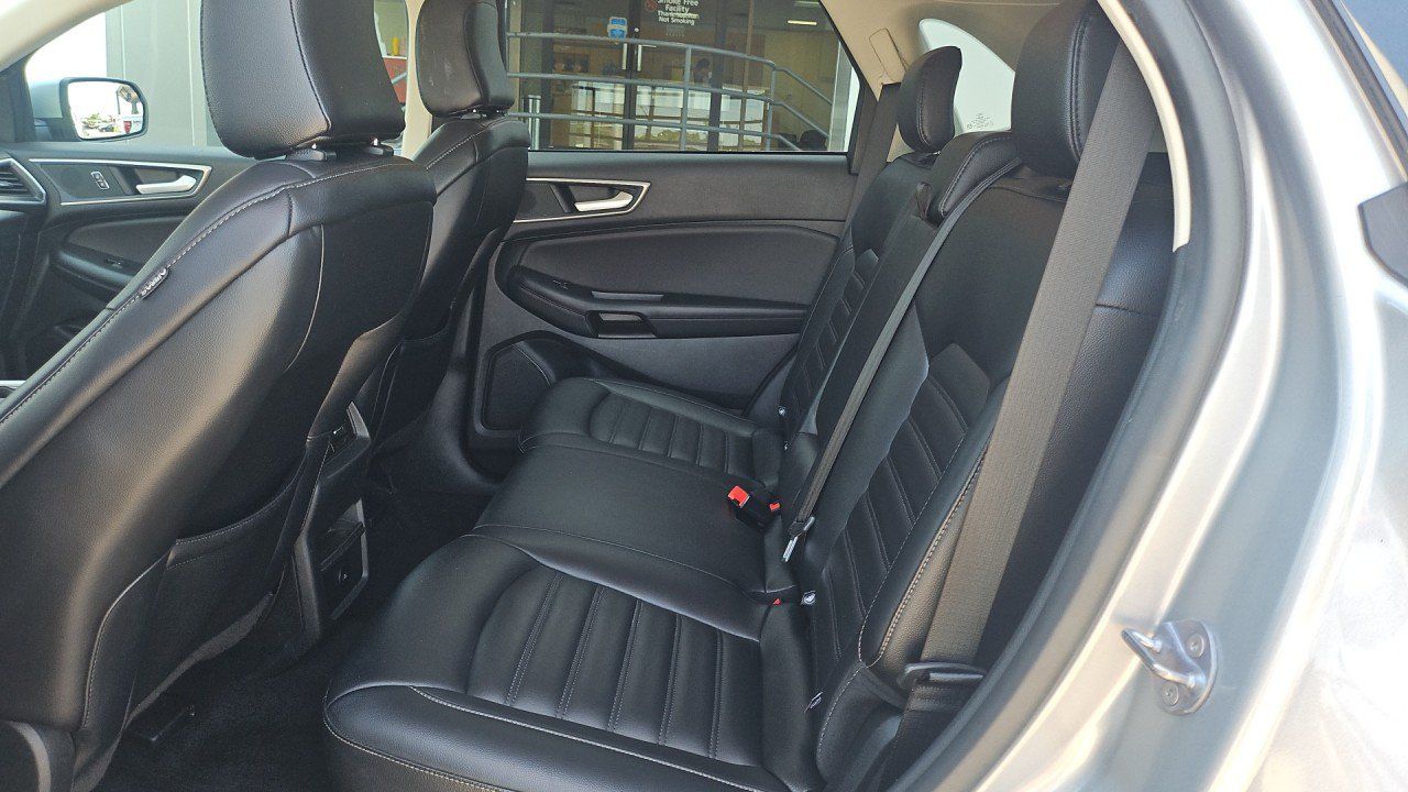 Used 2024 Ford Edge SEL AWD/4WD image 13