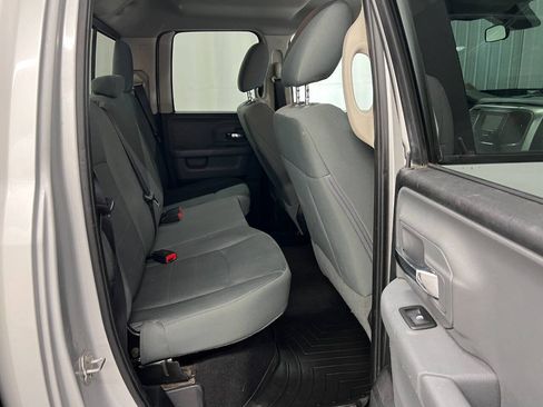 Used 2017 RAM 1500 Classic SLT AWD/4WD image 10