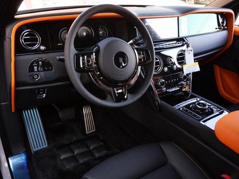 Certified 2025 Rolls-Royce Cullinan AWD/4WD image 23