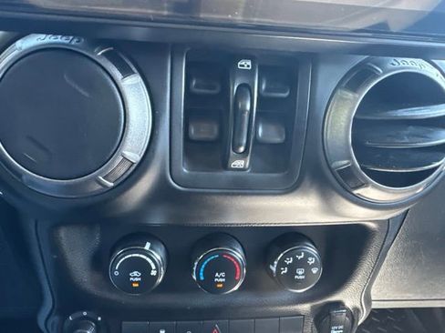 Used 2011 Jeep Wrangler Unlimited Sport AWD/4WD image 19