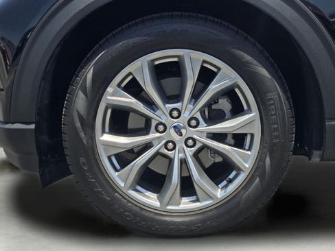 Used 2022 Ford Explorer Limited w/ Equipment Group 301A RWD image 8