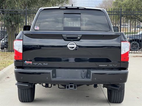 Used 2024 Nissan Titan SV w/ SV Convenience Package image 5