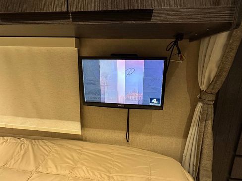 Used 2017 Mercedes-Benz Sprinter 3500 image 21