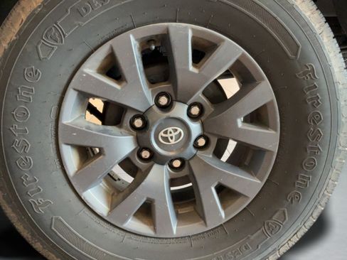 Used 2021 Toyota Tacoma SR5 RWD image 33
