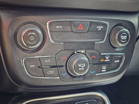 Used 2018 Jeep Compass Latitude w/ Popular Equipment Group image 25