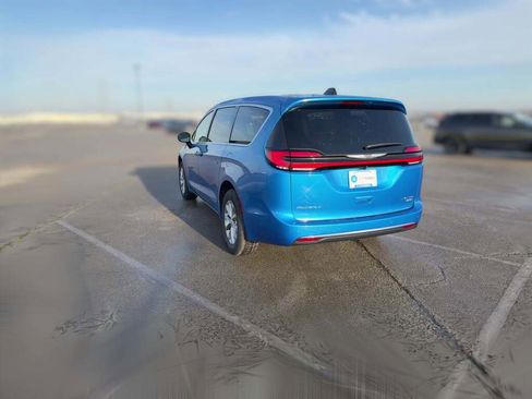 New 2026 Chrysler Pacifica Limited image 9