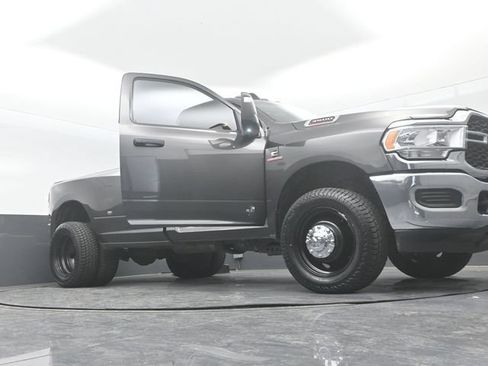 Used 2024 RAM 3500 Tradesman w/ Chrome Appearance Group AWD/4WD image 31