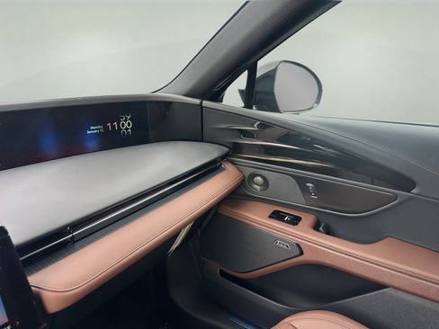 New 2026 Lincoln Nautilus Reserve image 17