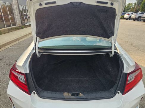 Used 2016 Honda Accord EX-L image 10