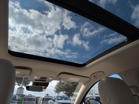 Used 2021 Buick Envision Avenir w/ Technology Package II image 32