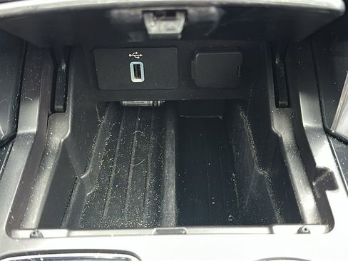 Used 2018 Ford Explorer Limited w/ Equipment Group 301A FWD image 27