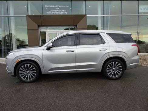 Used 2024 Hyundai Palisade Calligraphy AWD/4WD image 2