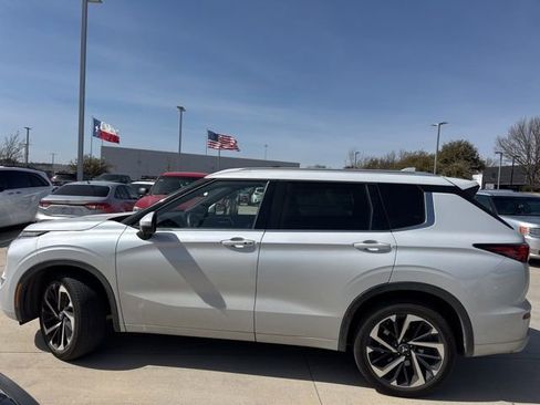 Used 2022 Mitsubishi Outlander SEL image 5