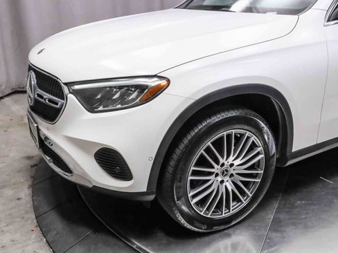 Certified 2025 Mercedes-Benz GLC 300 image 12