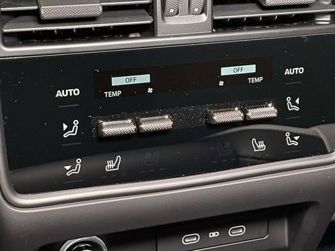 New 2026 Porsche Cayenne Turbo AWD/4WD image 26