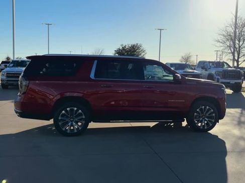 New 2026 Chevrolet Suburban High Country RWD image 4
