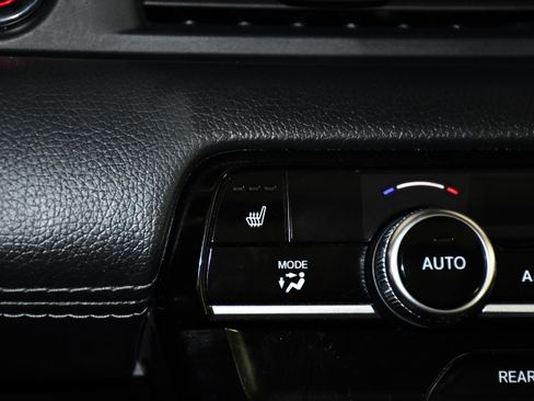 Certified 2023 Honda Pilot Touring image 29