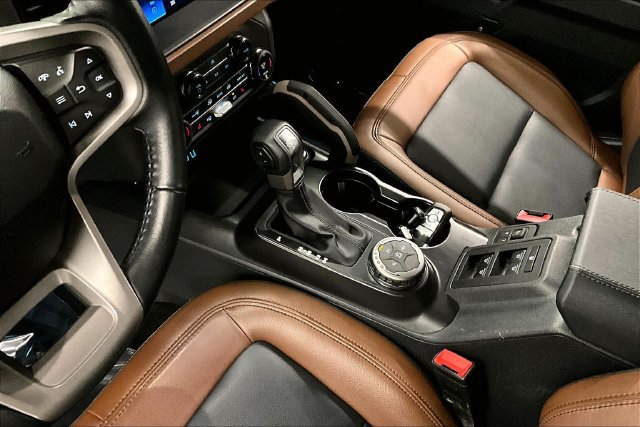Used 2024 Ford Bronco Outer Banks AWD/4WD image 17