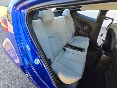 Used 2012 Hyundai Veloster image 29