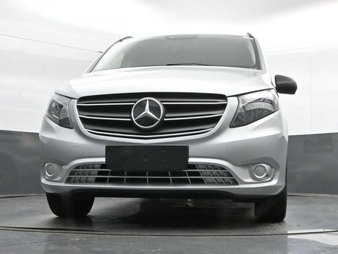 Used 2023 Mercedes-Benz Metris Passenger image 46