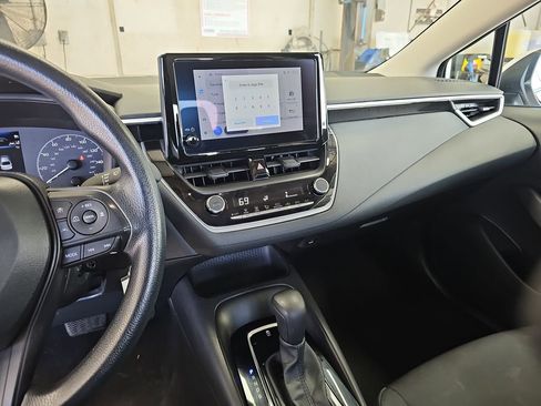 Used 2024 Toyota Corolla LE image 19