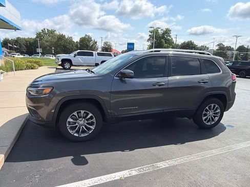 Used 2020 Jeep Cherokee Latitude Plus w/ Cold Weather Group AWD/4WD image 2