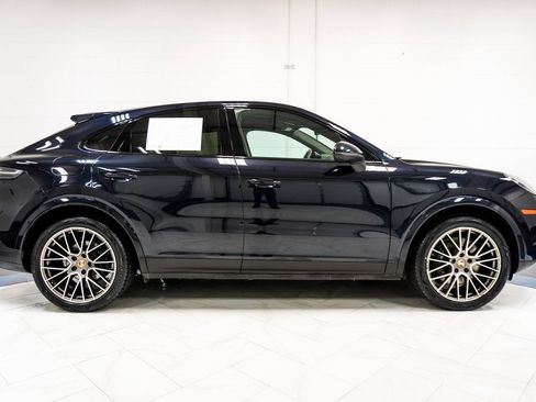Used 2023 Porsche Cayenne Platinum Edition image 9