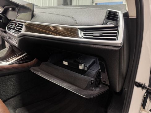 Used 2021 BMW X7 xDrive40i w/ Premium Package image 29