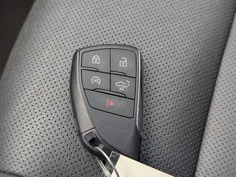 Used 2025 GMC Sierra 1500 SLT AWD/4WD image 19